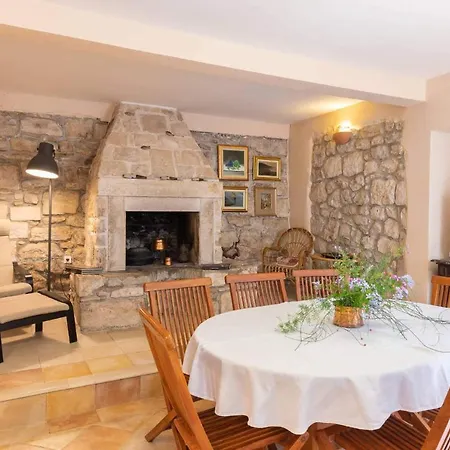 Villa Dvori Podobuče